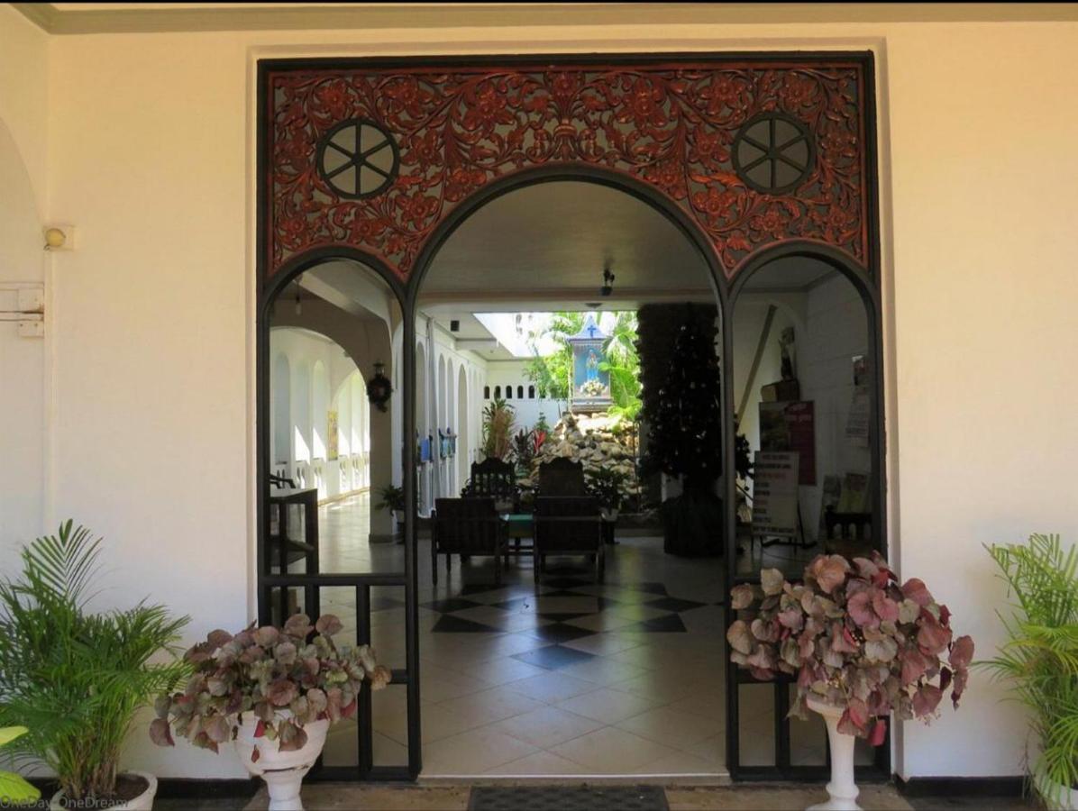 Hotel Silver Sands Negombo Buitenkant foto