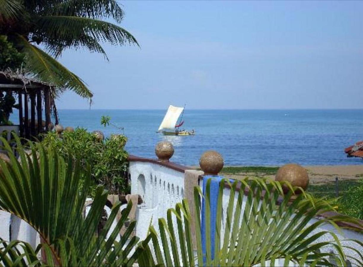 Hotel Silver Sands Negombo Buitenkant foto
