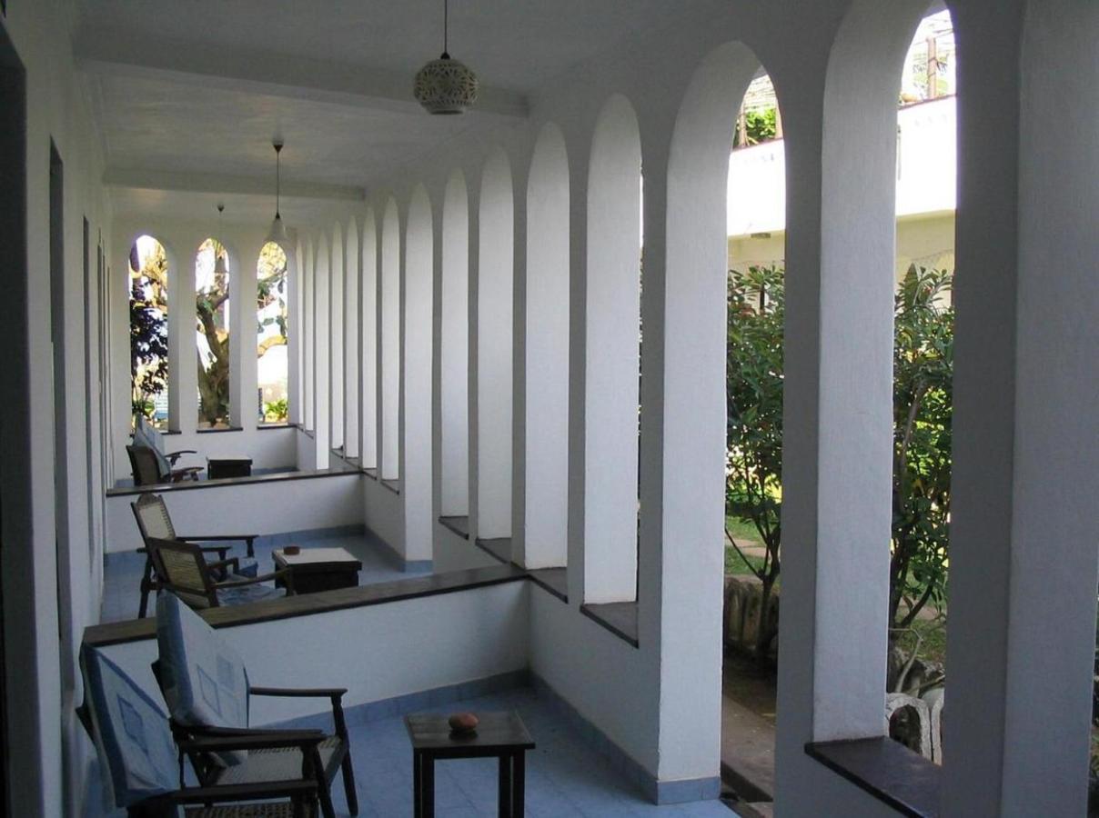 Hotel Silver Sands Negombo Buitenkant foto