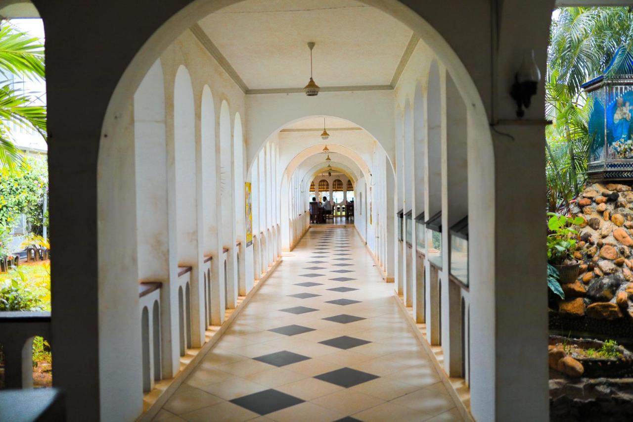 Hotel Silver Sands Negombo Buitenkant foto