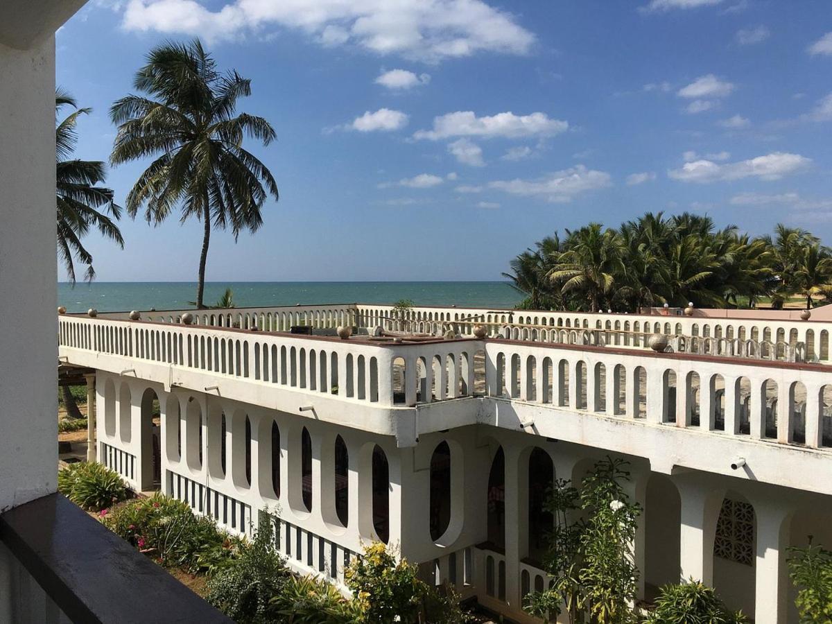 Hotel Silver Sands Negombo Buitenkant foto